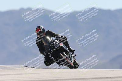 media/Oct-13-2025-Moto Forza (Mon) [[a66d839500]]/3-B Group/Session 4 (Turn 9)/